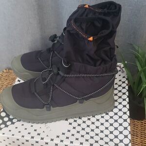 Stella McCartney Black and Green Winterboots